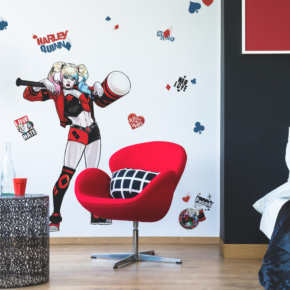RM - HARLEY QUINN PEEL AND STICK GIANT WALL DECALS